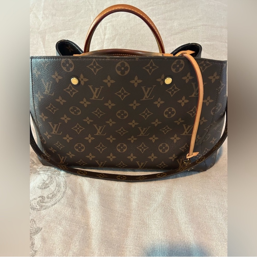 Louis Vuitton 2017 Montaigne GM bag, EUC - Picture 2 of 16